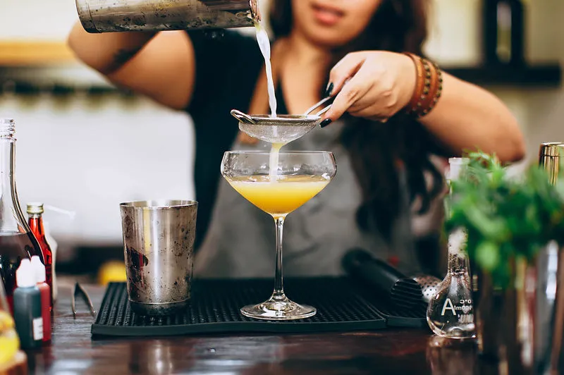 How much does it cost to hire a bartender