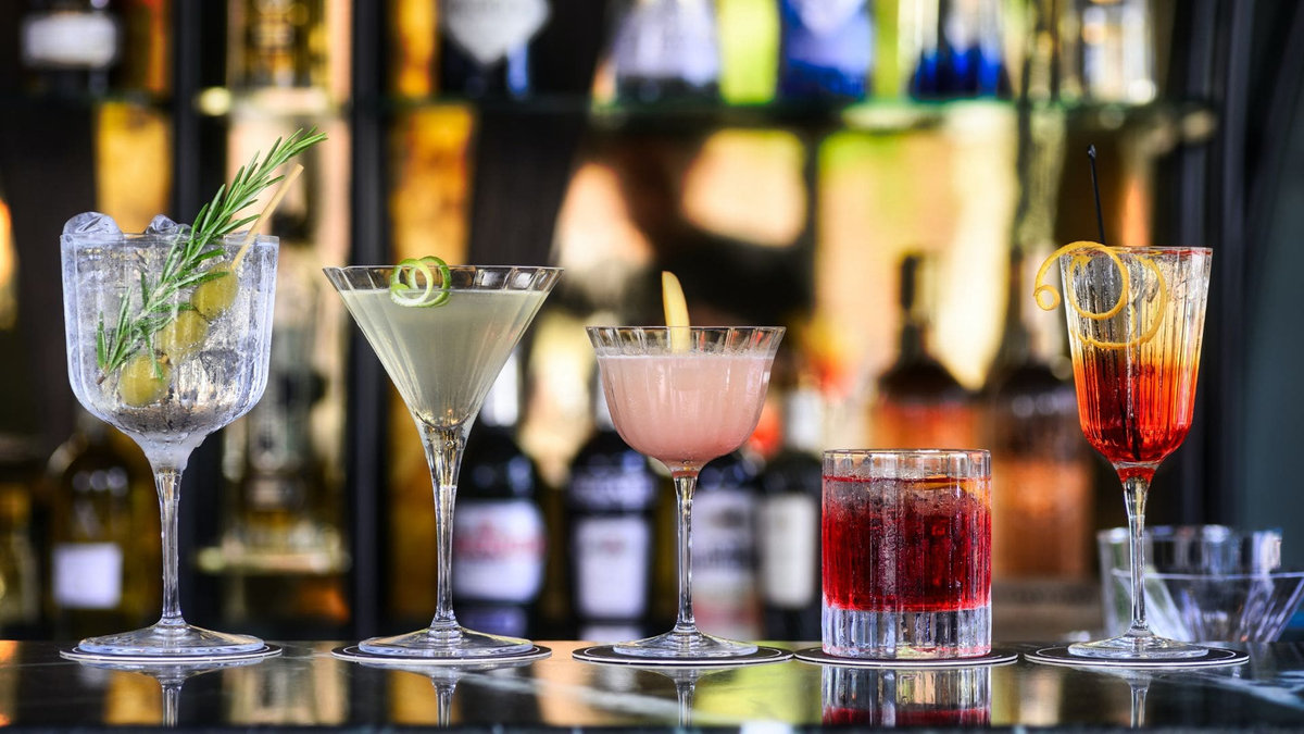 Event bartender for hire operating a cash bar at a private party