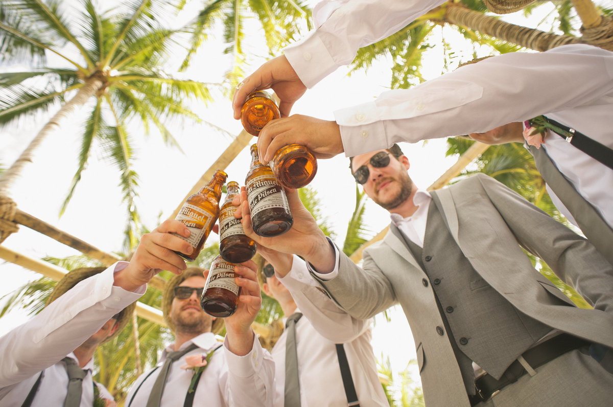Festive bar service staffed by a professional Barspirit event bartender
